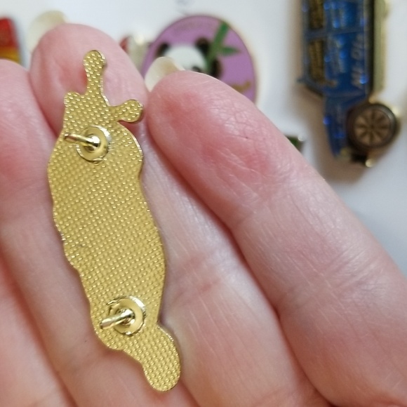 OOZING WITH CREATIVITY Snail ENAMEL CLOISONNE pin - Picture 2 of 3